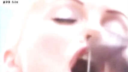 Поливают спермой девчонок14