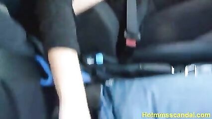 Экстремальная мастурбация во время езды