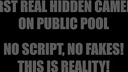 Скрытая камера в чешской пляжной душевой кабинке