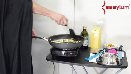 Залили попку яйцами и пожарили