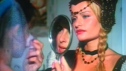 Порно фильм с переводом Замок Лукреции Борджиа