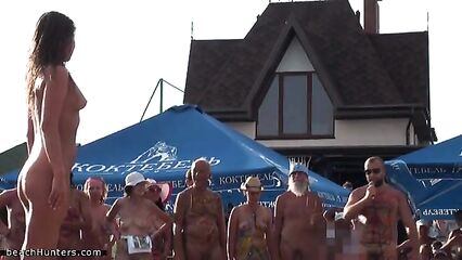 Фестиваль нудистов натуралистов где-то в Европе