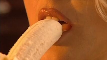 Она была моей матерью (Прикоснись ко мне) фильм с русским переводом