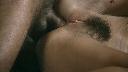 Аладдин или Эротические сны Аладдина с русским переводом