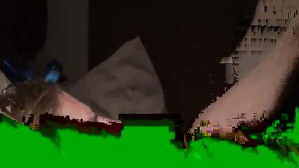 Сперма под напором как из трансбоя бьет на лицо девушки