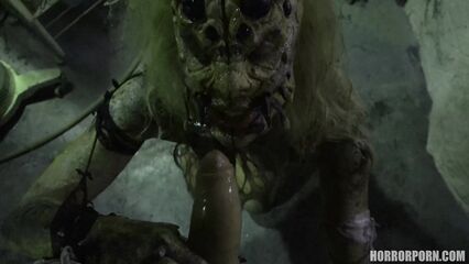 Женщина-паук спермопожирательница — порно ужастик +18