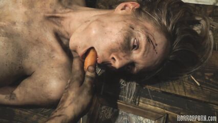 Пленницы в кроличьей клетке — порно ужасы на ночь