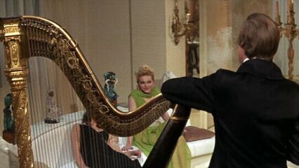 Евгения... история ее путешествия в мир извращений