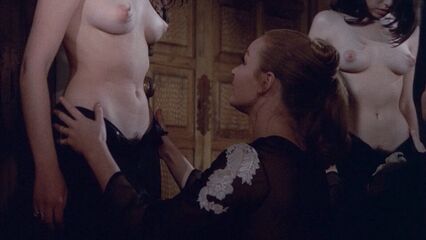 Развратная Графиня, эротические фильмы с русским переводом