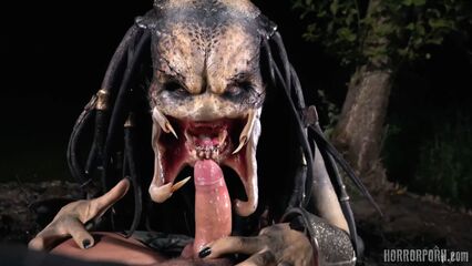 Порно фильм 14: Хищник-охотник за членами (2021)